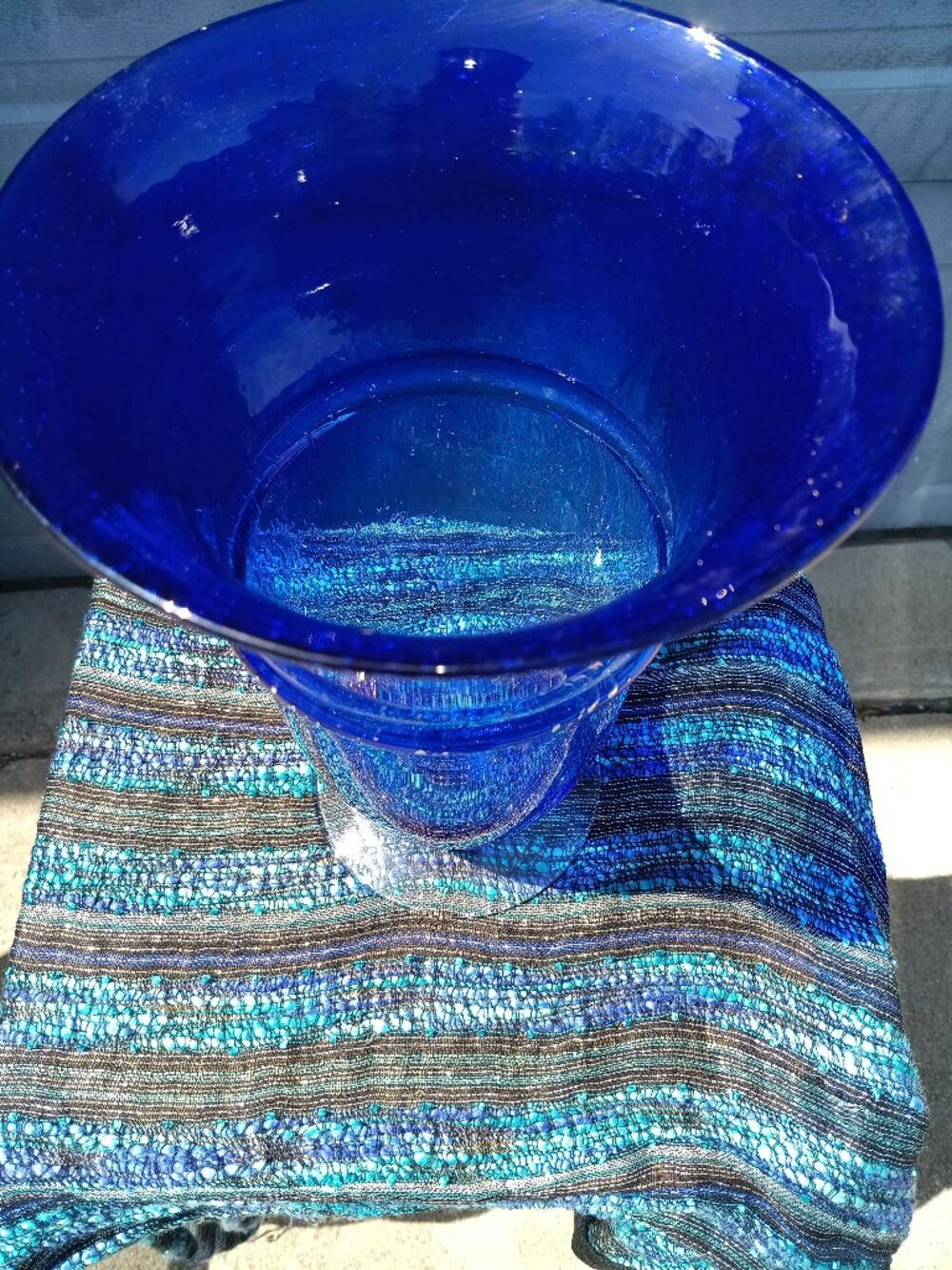Rare Cobalt blue Footed Bubble Glass Vase - Picture 3 of 3